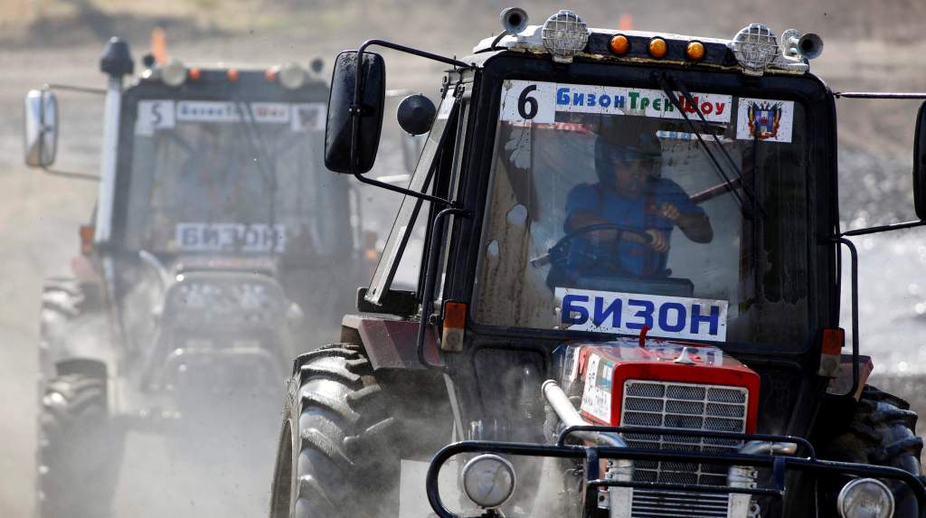 Финалистам Бизон-Трек-Шоу подарят три трактора и почвообрабатывающее орудие