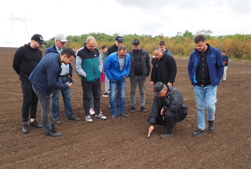 An agrotechnological practical work was held at the «Zarya Dona» and «Krasnokutskoye» farms