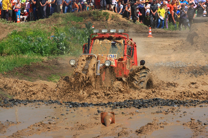 X «Bizon Track-Show 2012» Tractor Races