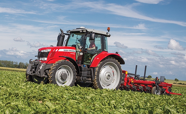 Колесный трактор Massey Ferguson 6713
