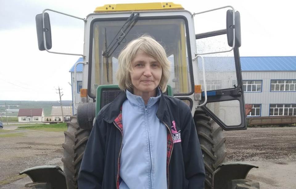 Вызов брошен: в гонках на тракторах примет участие женщина из Ростовской области
