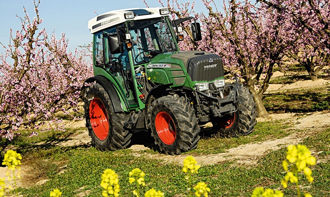 Колесный трактор Fendt 200 Vario