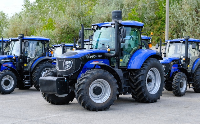 Колесный трактор Lovol TR 2204