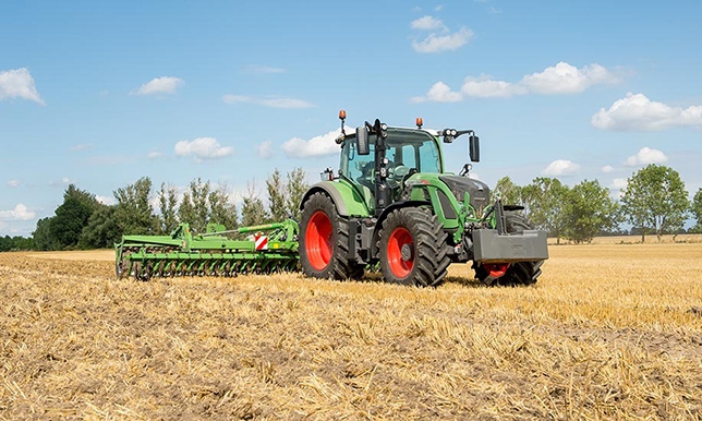 Колесный трактор Fendt 700 Vario